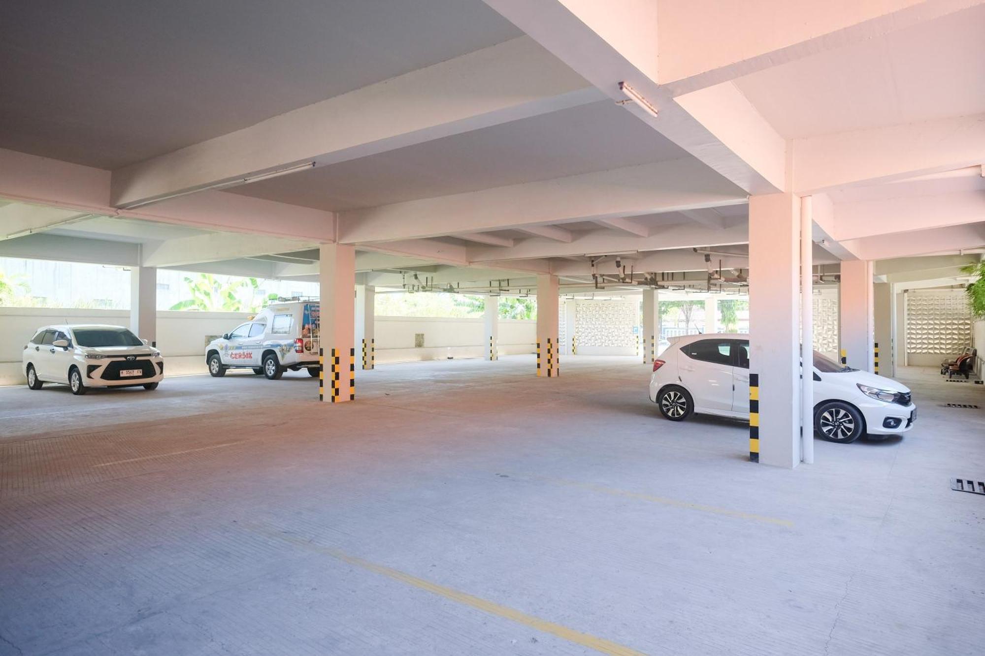 Urbanview Hotel Dedy Jaya Brebes Exterior foto