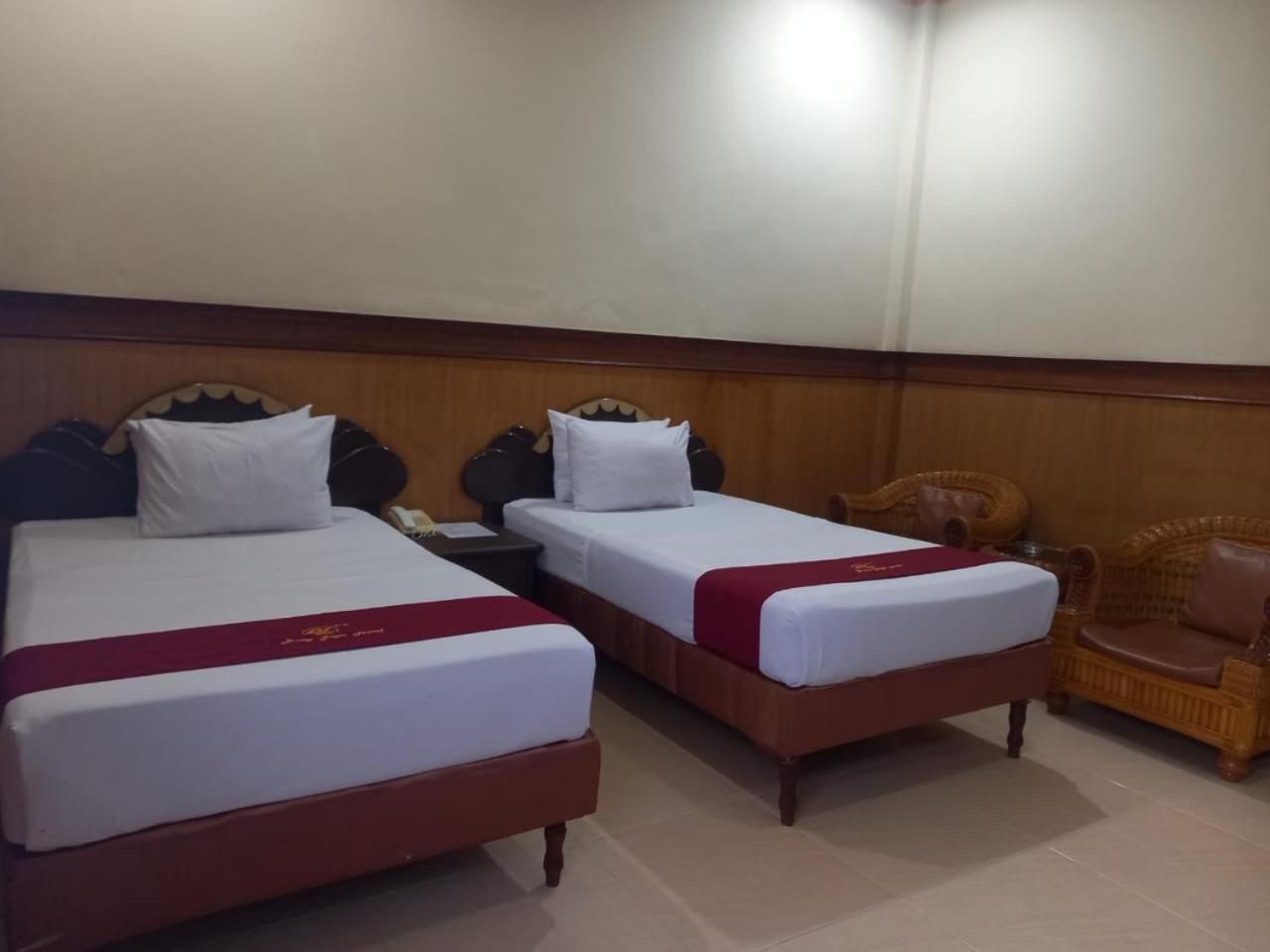 Urbanview Hotel Dedy Jaya Brebes Exterior foto